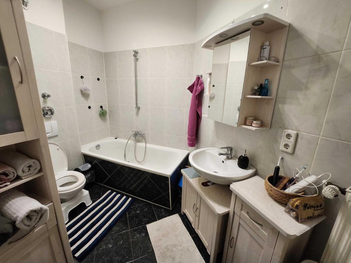 One Private Room Available In A Two Room Apartment In Tegel, Берлін Екстер'єр фото